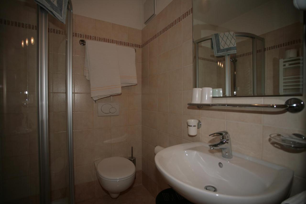 Hotel Garni Eden à Canazei Extérieur photo