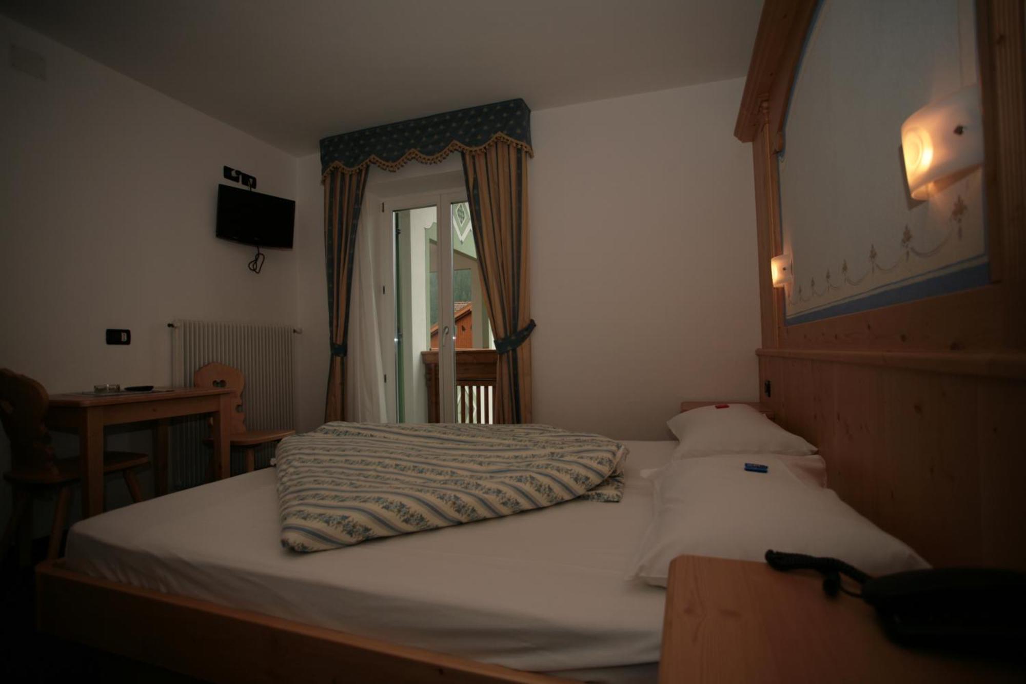 Hotel Garni Eden à Canazei Chambre photo